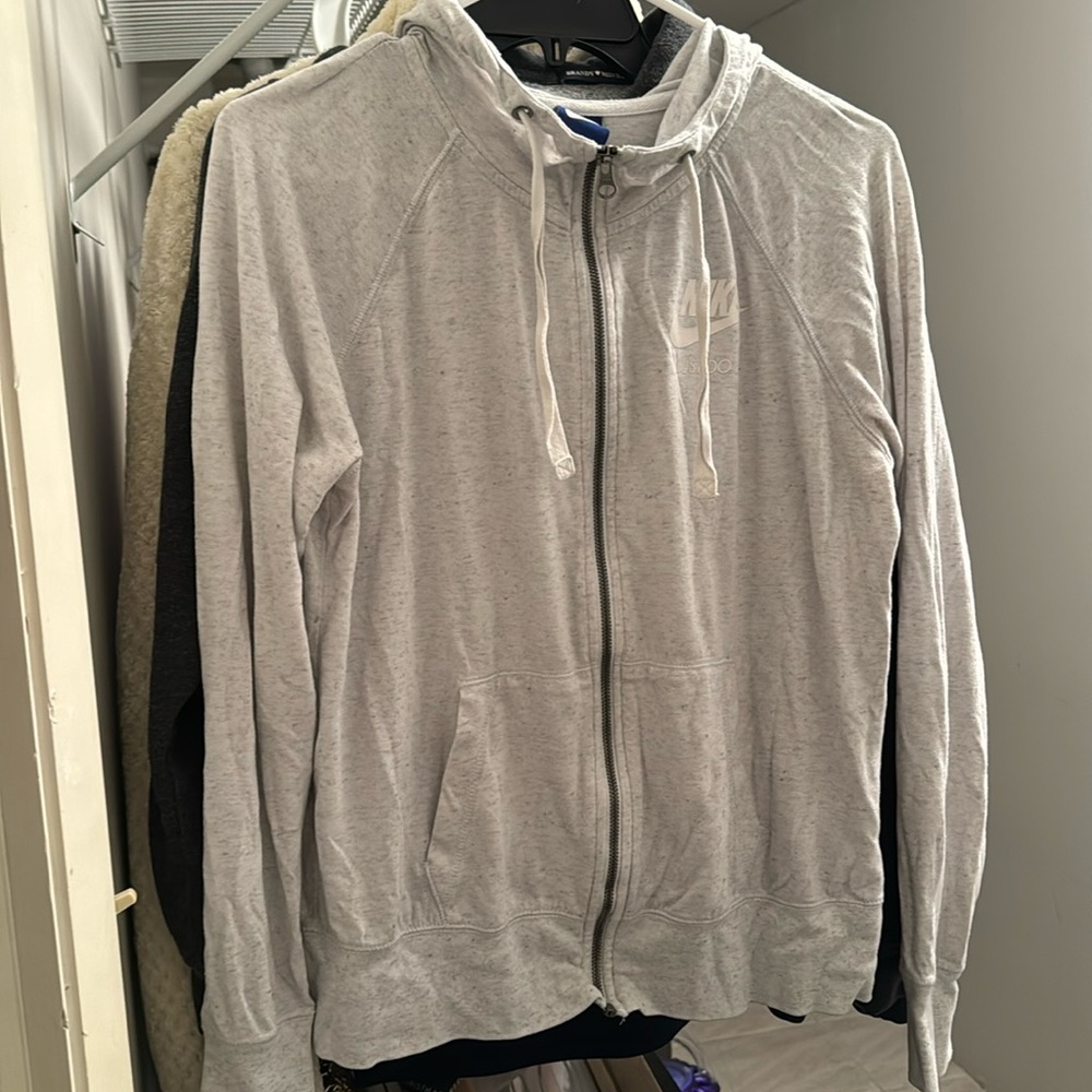 Nike zip up (medium)